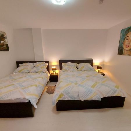 Several Different Rooms, Newly Furnished, In A New House In Vichten Kültér fotó