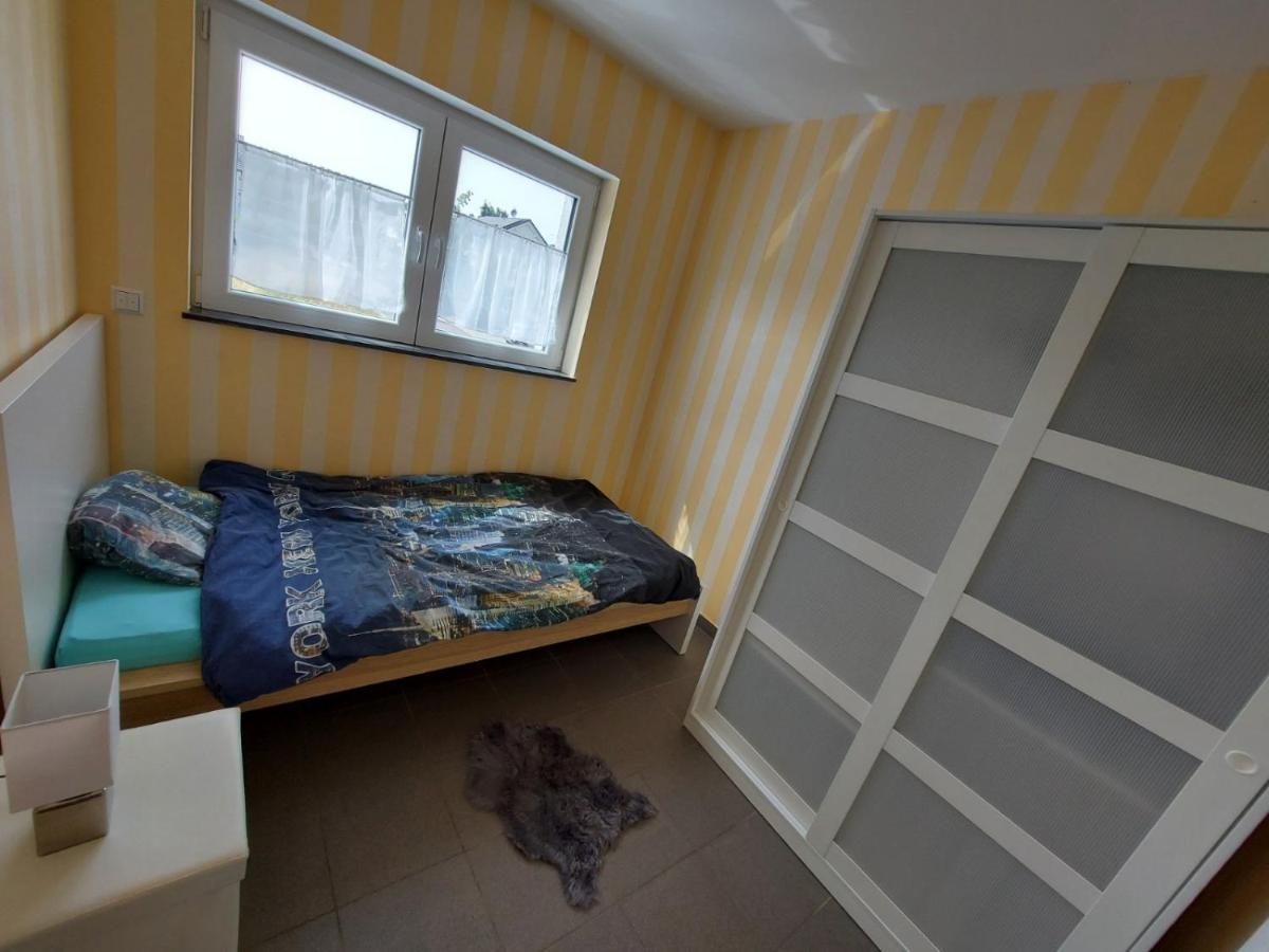 Several Different Rooms, Newly Furnished, In A New House In Vichten Kültér fotó