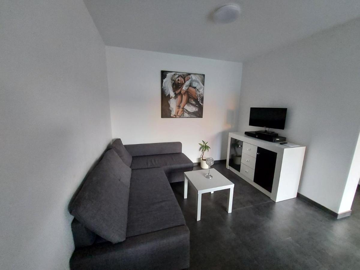 Several Different Rooms, Newly Furnished, In A New House In Vichten Kültér fotó
