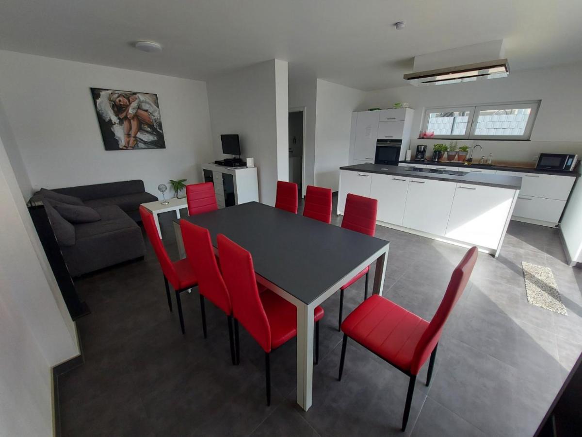 Several Different Rooms, Newly Furnished, In A New House In Vichten Kültér fotó